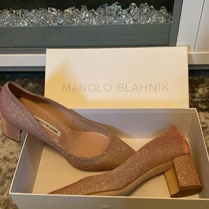 Manolo Blahnik, Salon Shoes, 50MM Tucciosam Champagne Size 40